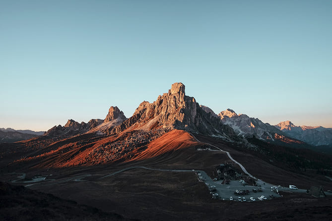 MOUNTAIN GETAWAYS AWAIT:
